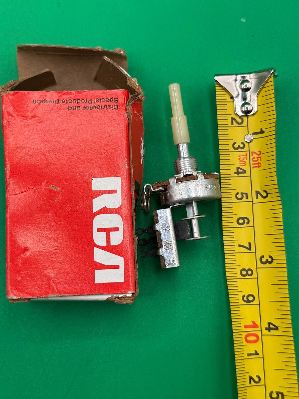 NOS Vintage Archer RadioShack RCA NTE Mallory Electronic Radio Parts Lot RE