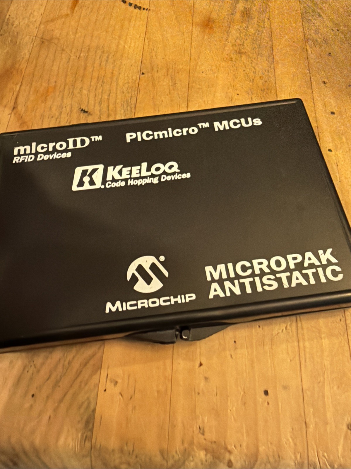 Microchip Lot Of 4 With Case See Pics