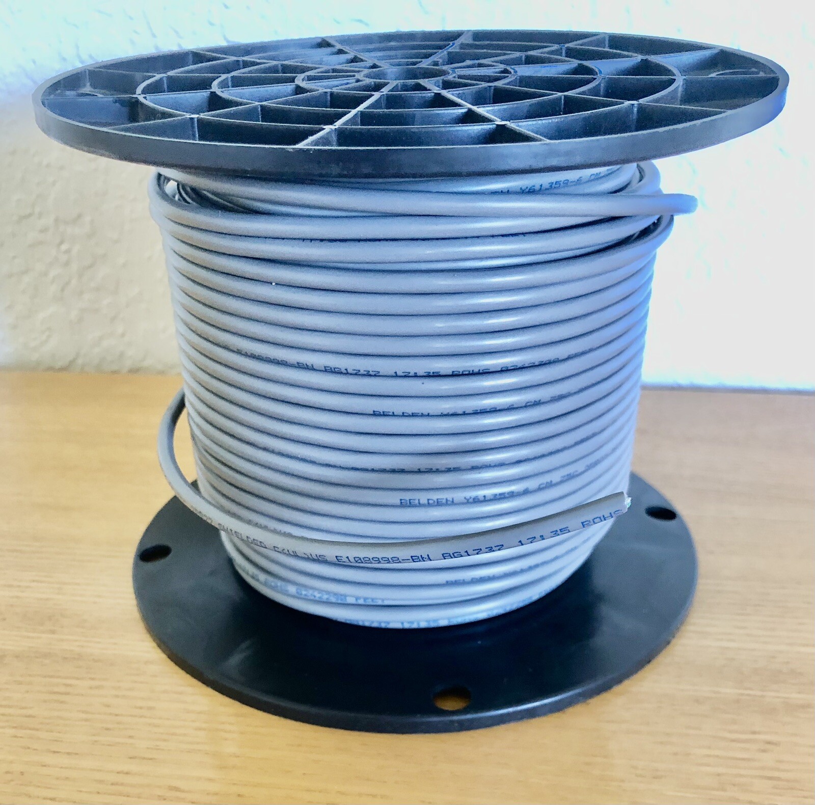 50ft – 22awg/4c 4 conductor Double-Shield Stranded Wire Cable – Gray – NEW