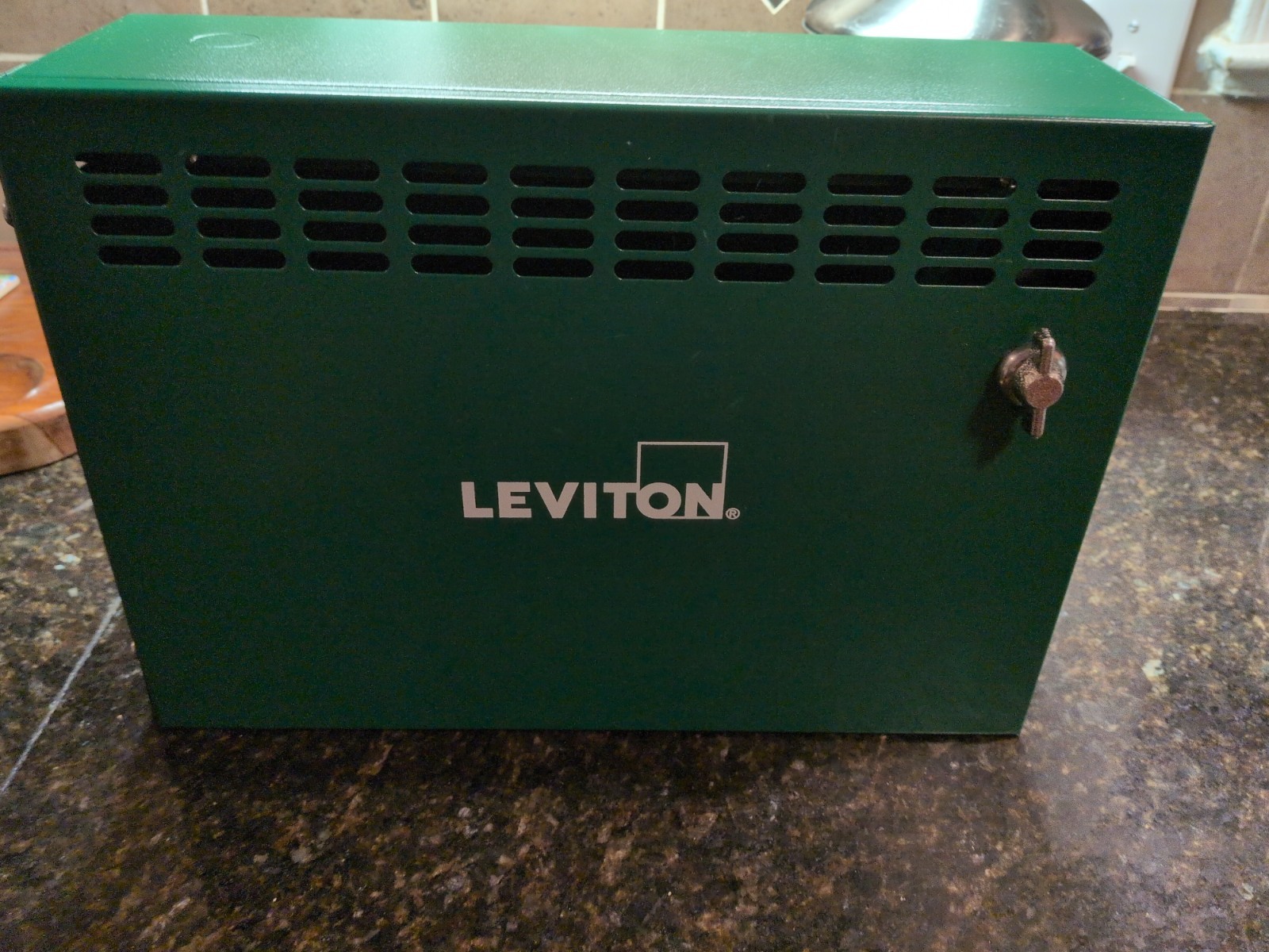 Leviton LED Controller/Lighting Control System 003-DINRK-1
