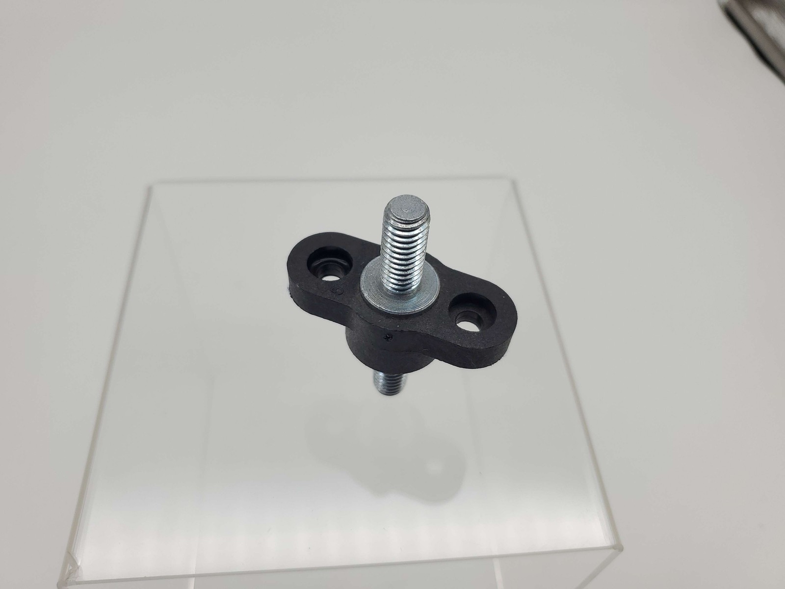 Bussmann C1938 Junction Block Feed Through 3/8-16 Thread 3/8″ Stud 250A Black