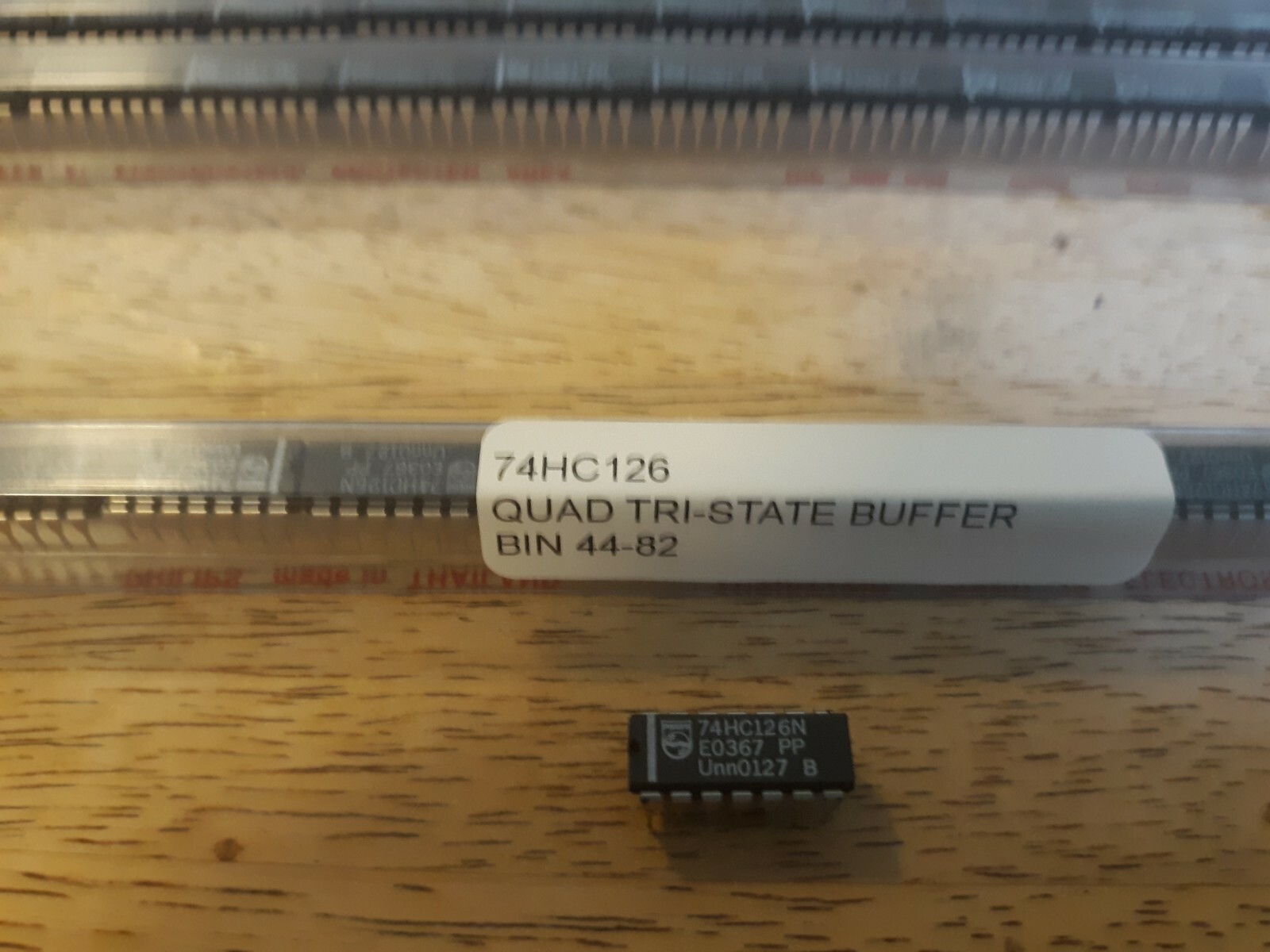 1 PIECE PHILIPS 74HC126N Quadruple TRI STATE BUFFER E0367 PP NEW