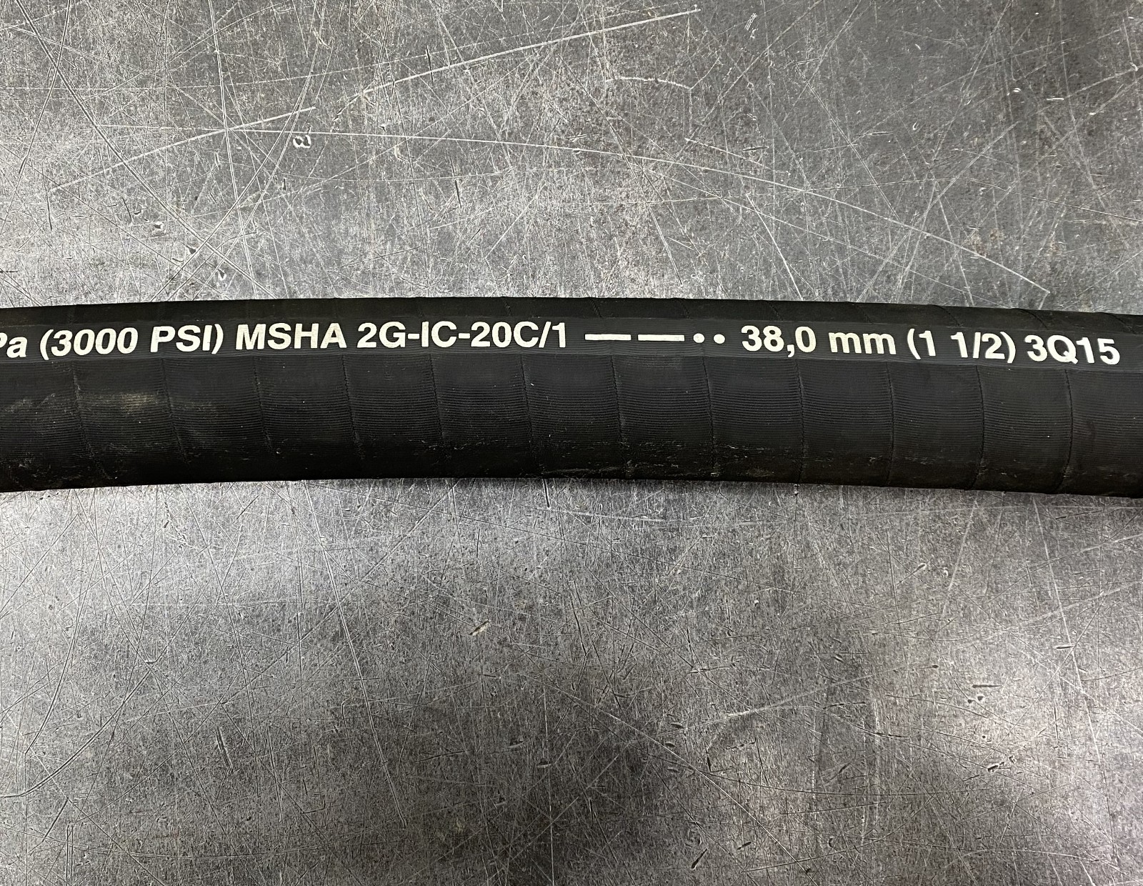Parker No-Skive Hose 1171-24-24 WP 21,0 MPa (3000 PSI) MSHA 2G-IC-20C/1 1-1/2″