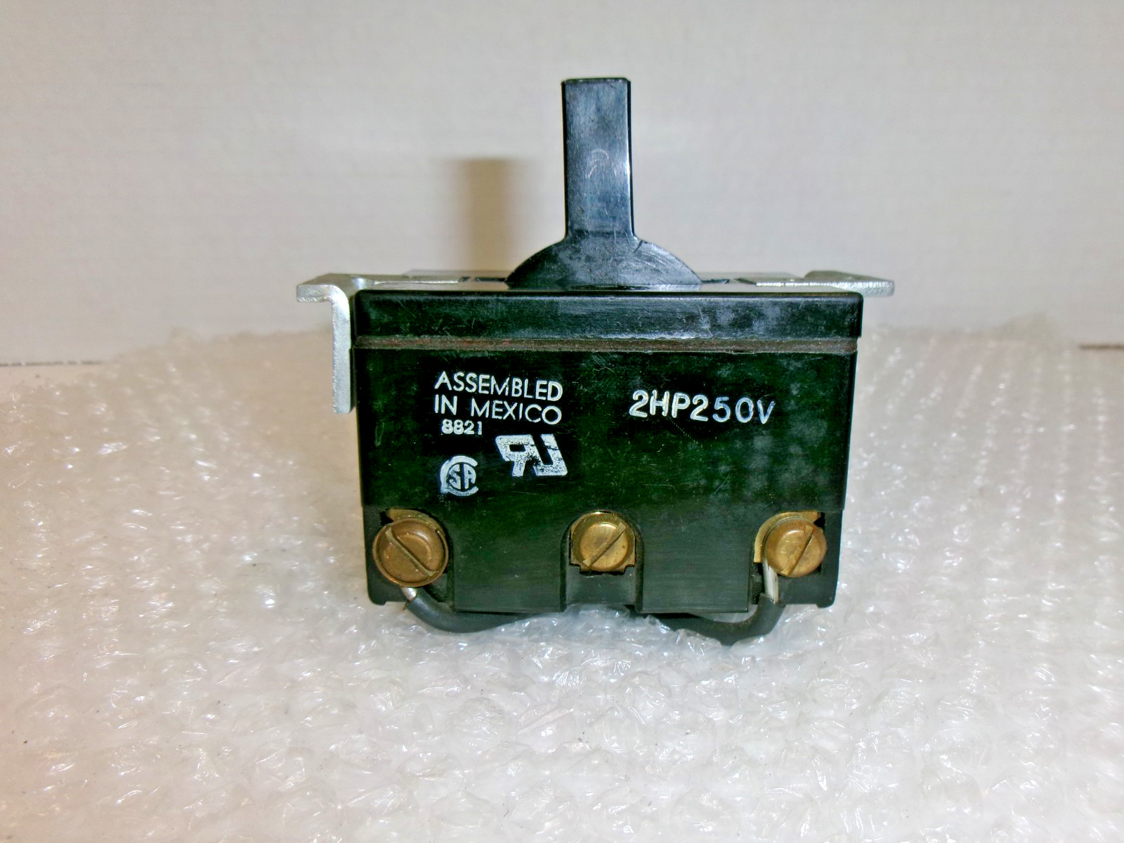 Arrow H&H On-Off 20A Toggle Switch