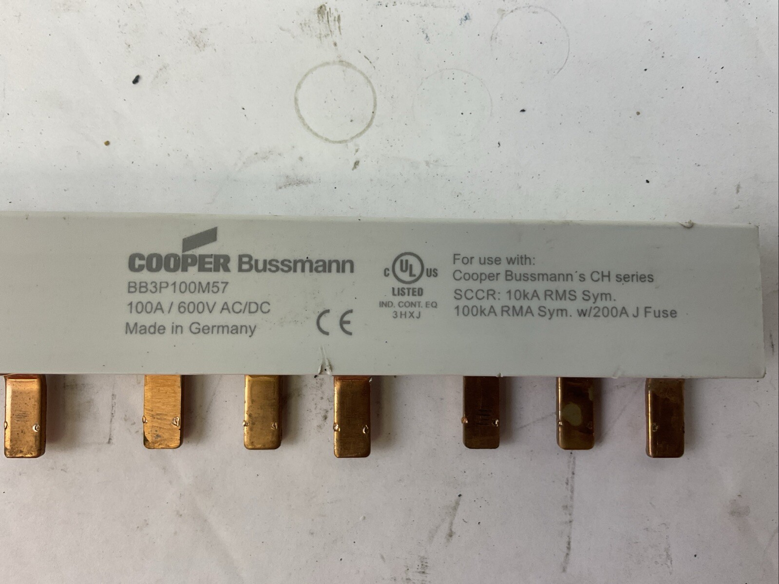 COOPER BUSSMANN BB3P100M57 25 INCHES 100A 600V FUSE BUSBAR CH SERIES