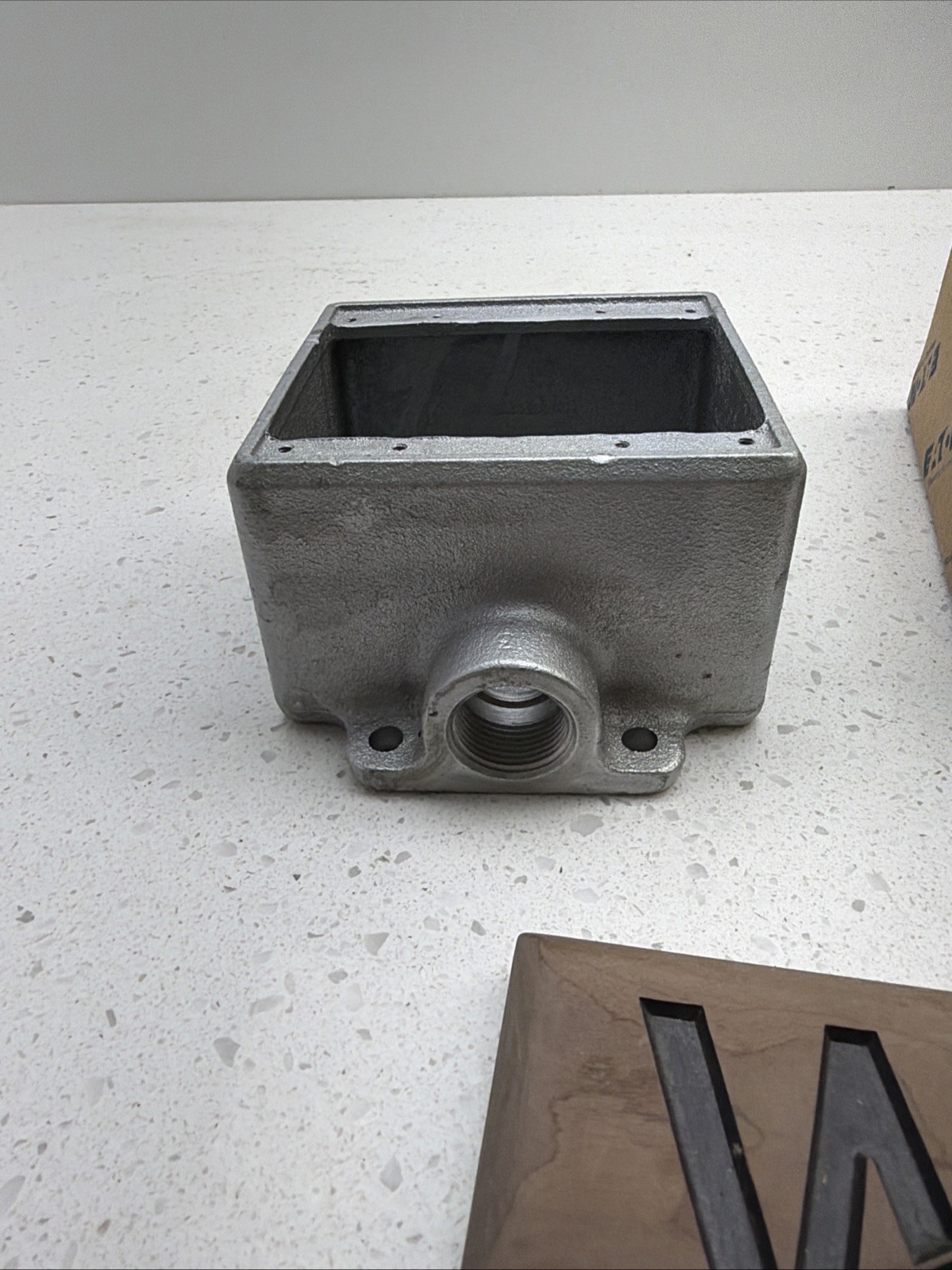 NIB – Crouse Hinds – FD22 – Two-Gang, 3/4″ Device Box Made Of Feraloy Iron Alloy