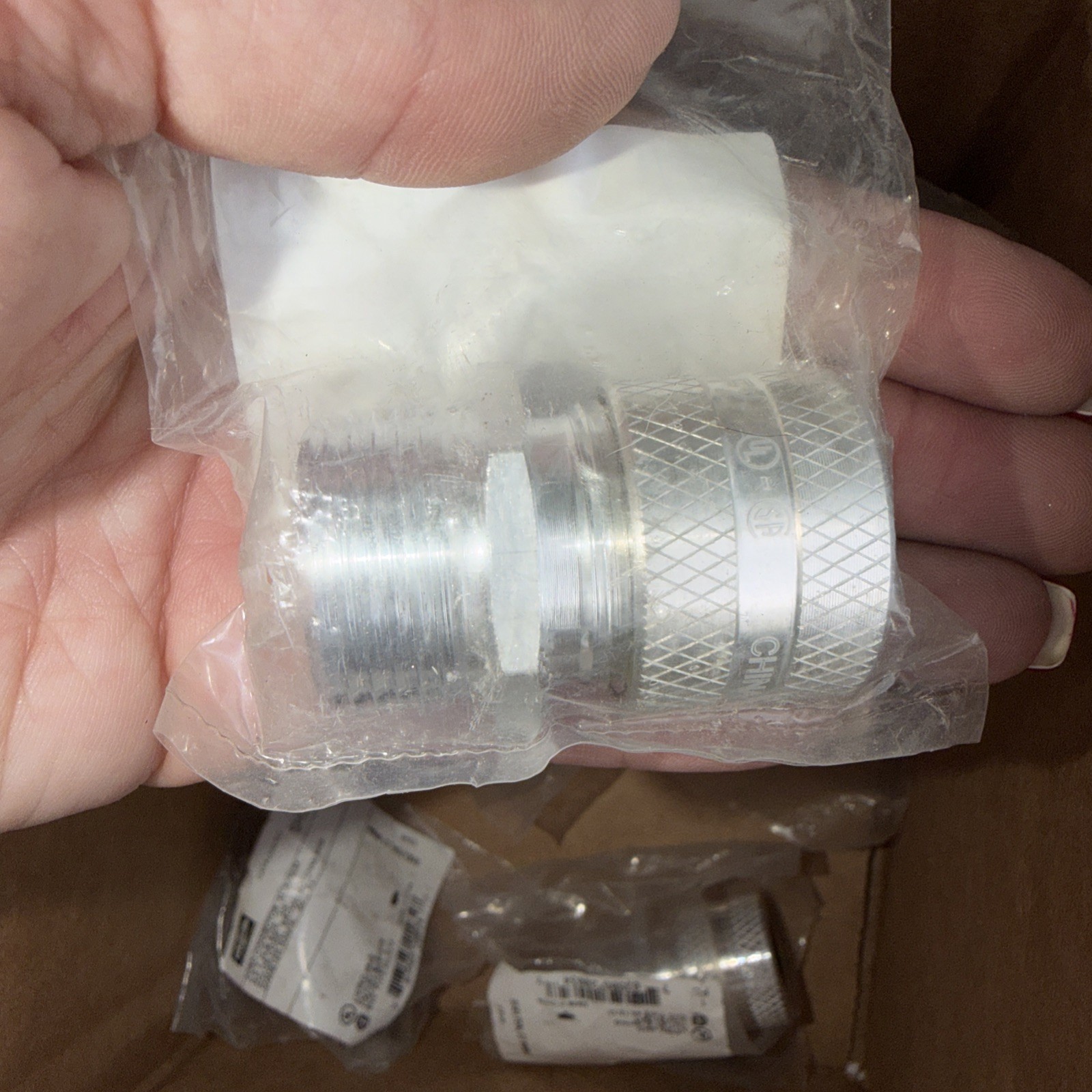 Hubbell SHC1033, 3/4″, 0.3 to 0.5″, Straight Male, Cord Connector, 10 Pk. A103