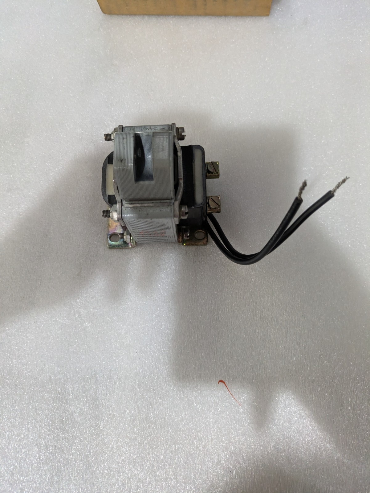 GENERAL ELECTRIC SOLENOID CR9500B102A3A CR9500 115V (BOX OF 1)60HZ 600VOLTS