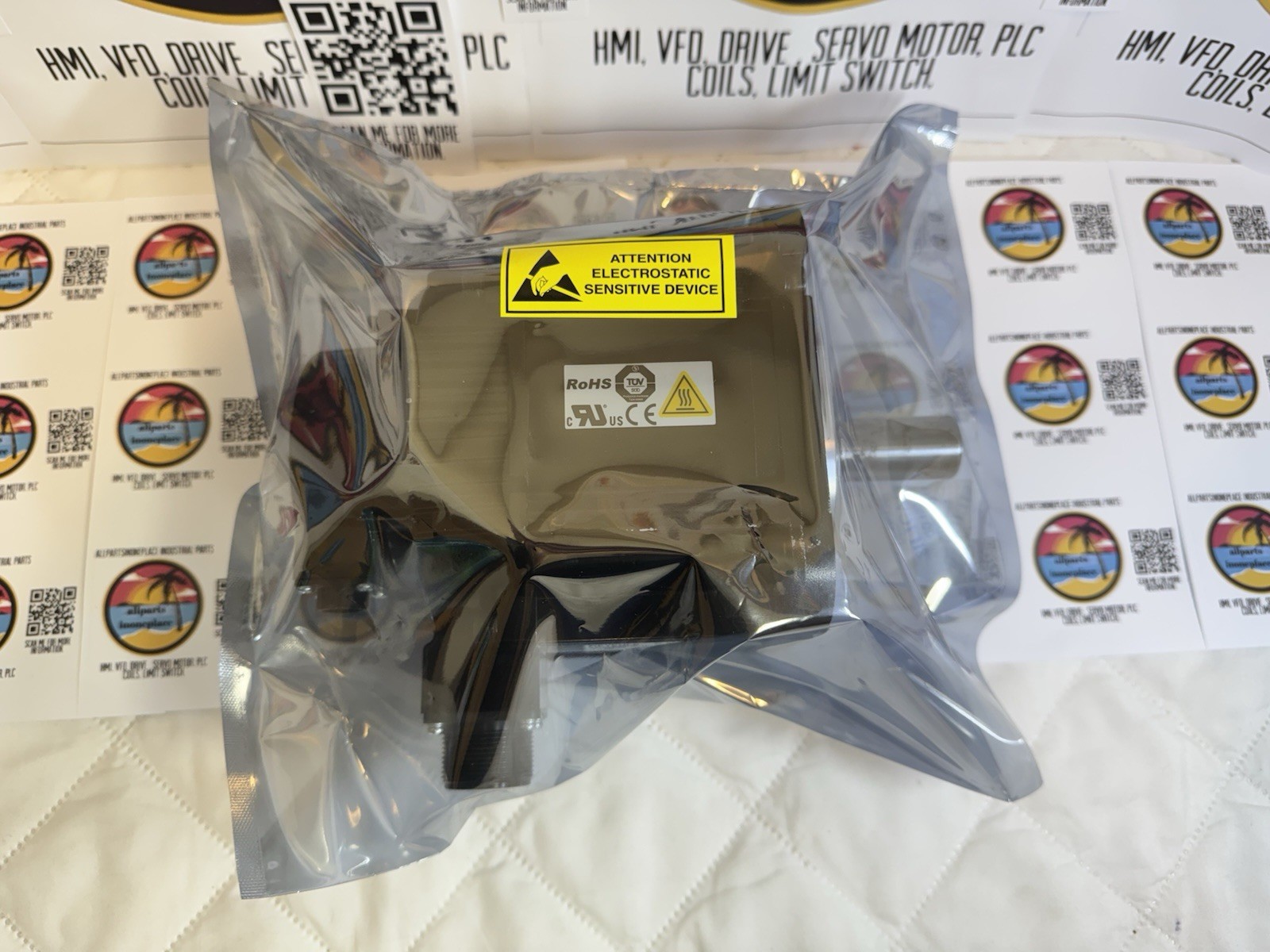 Keyence SV-M500AS Servo Motor Straight Axis1. 3 kW 200V 10.7A F 8.34N•m 1500 MTS