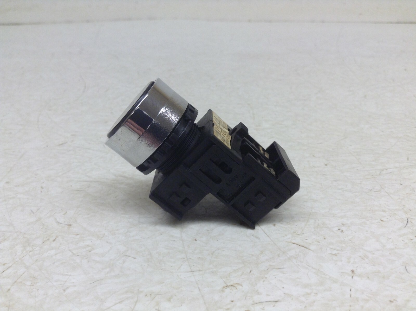 Maruyasu HP22-10B Black Push Button HP2210B (TSC)