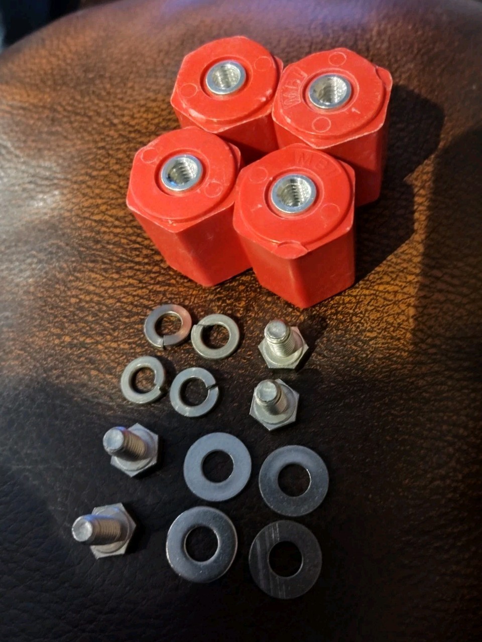 4 each MAR-BAL 1.25 Inch 10kV 1/4-20 Threaded Insulator With S.S. Hardware USA