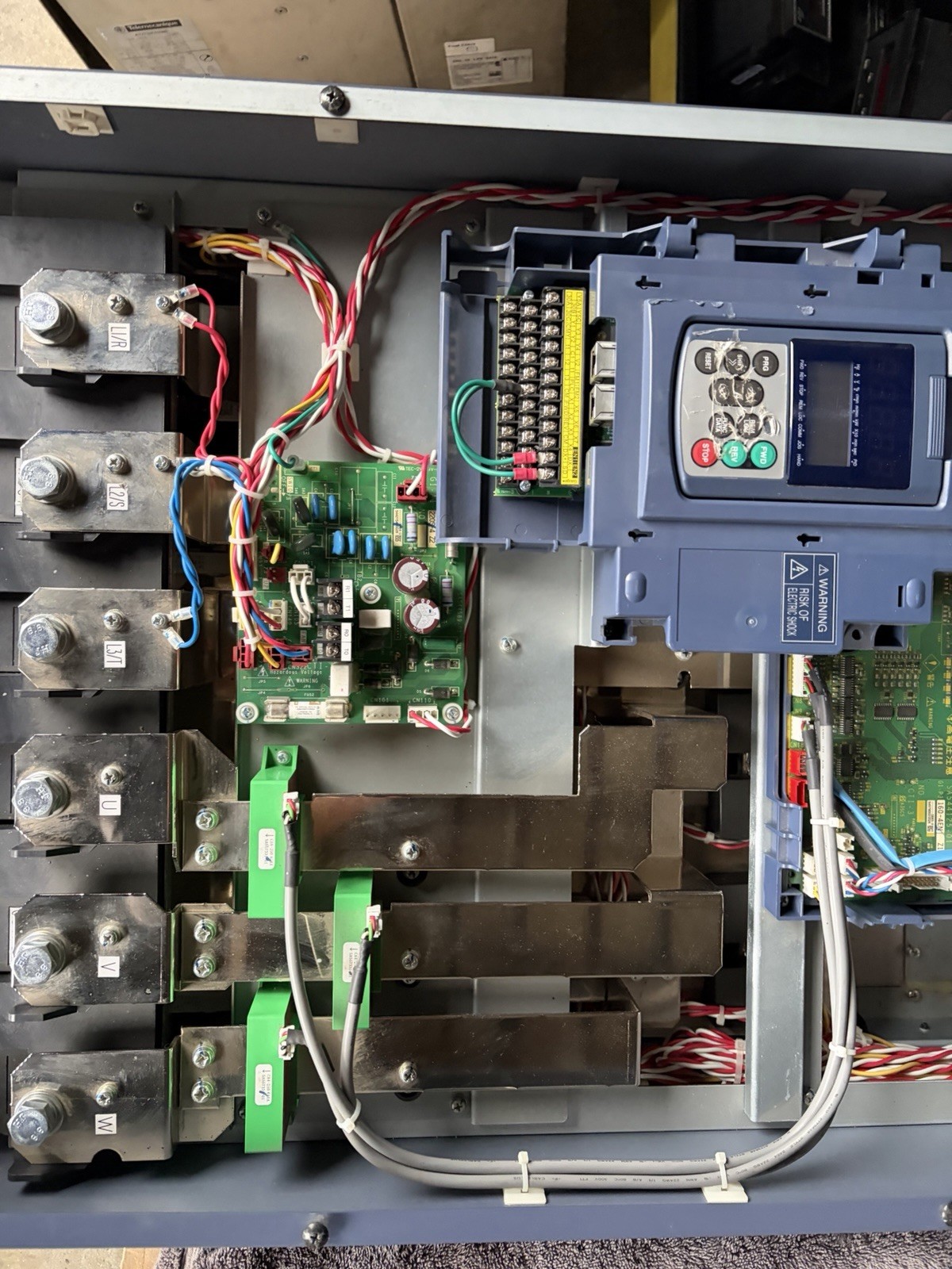 300 HP VFD TECO Westinghouse EQ7-4300-C 480 V 377A VFD EQ7 Series