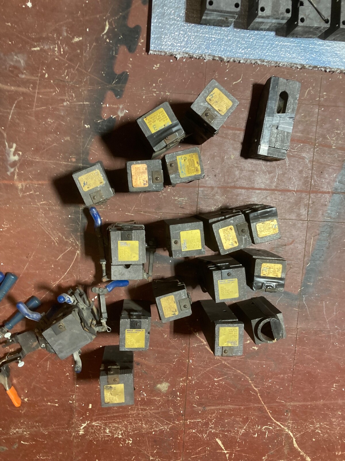Cadweld Cad ERICO Weld Exothermic Welding Molds Lot of 40 Plus