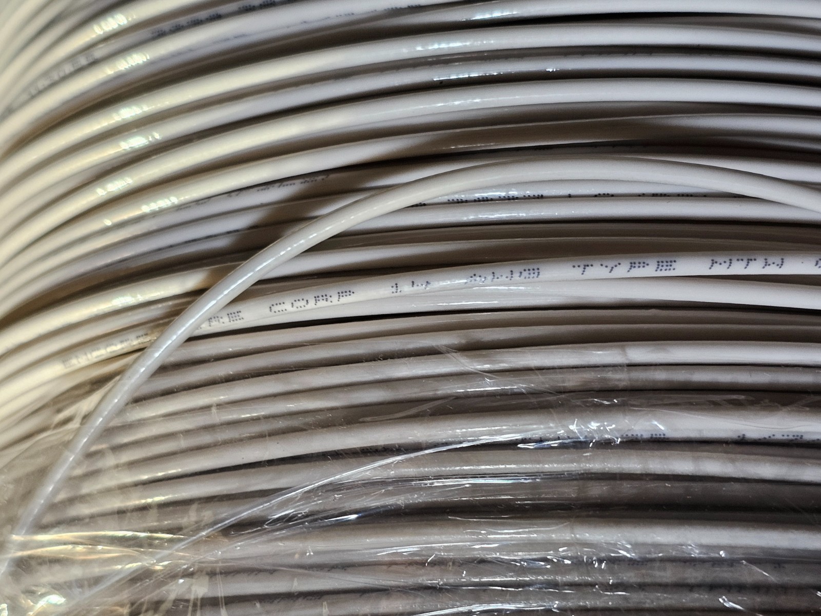 Encore Wire Solid Copper THHN Jacketed General Purpose Wire 14 AWG 1000′ 600V