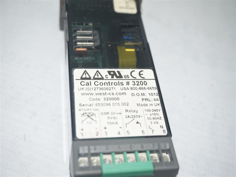 Cal Controls 3200 Temperature Controller 2A 250V 100-240V w/o Buttons AS IS
