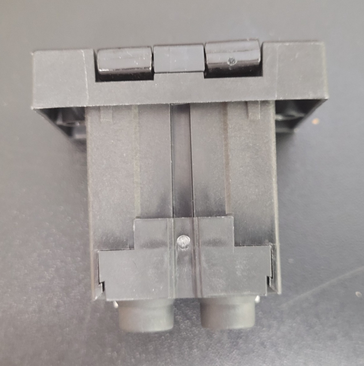 (1 PC) 8843.0363 SCHURTER 8843.0 G-STECKER-KOMBI 10A 70°C