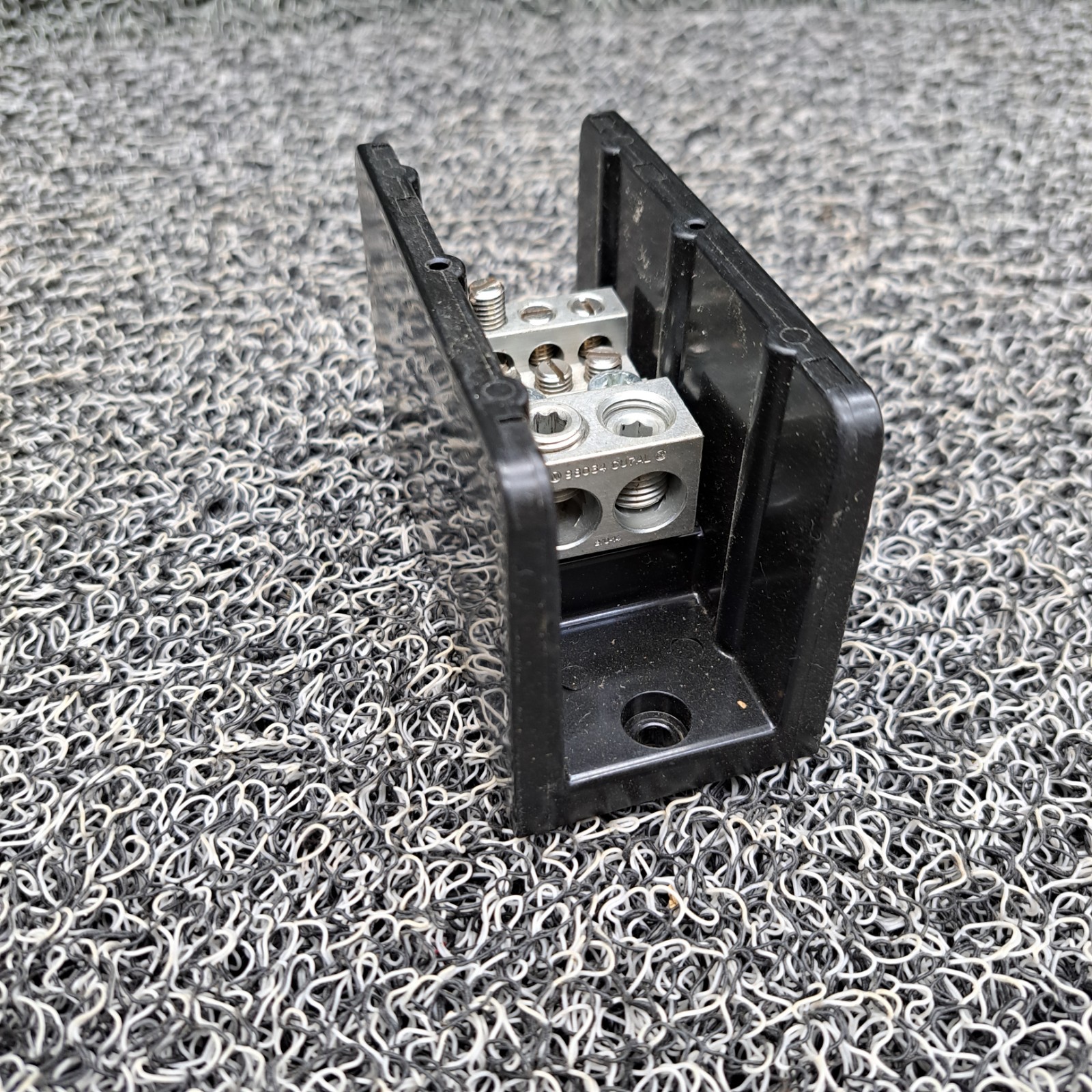 Marathon 1431555 Power Distribution Block. 350A 600V