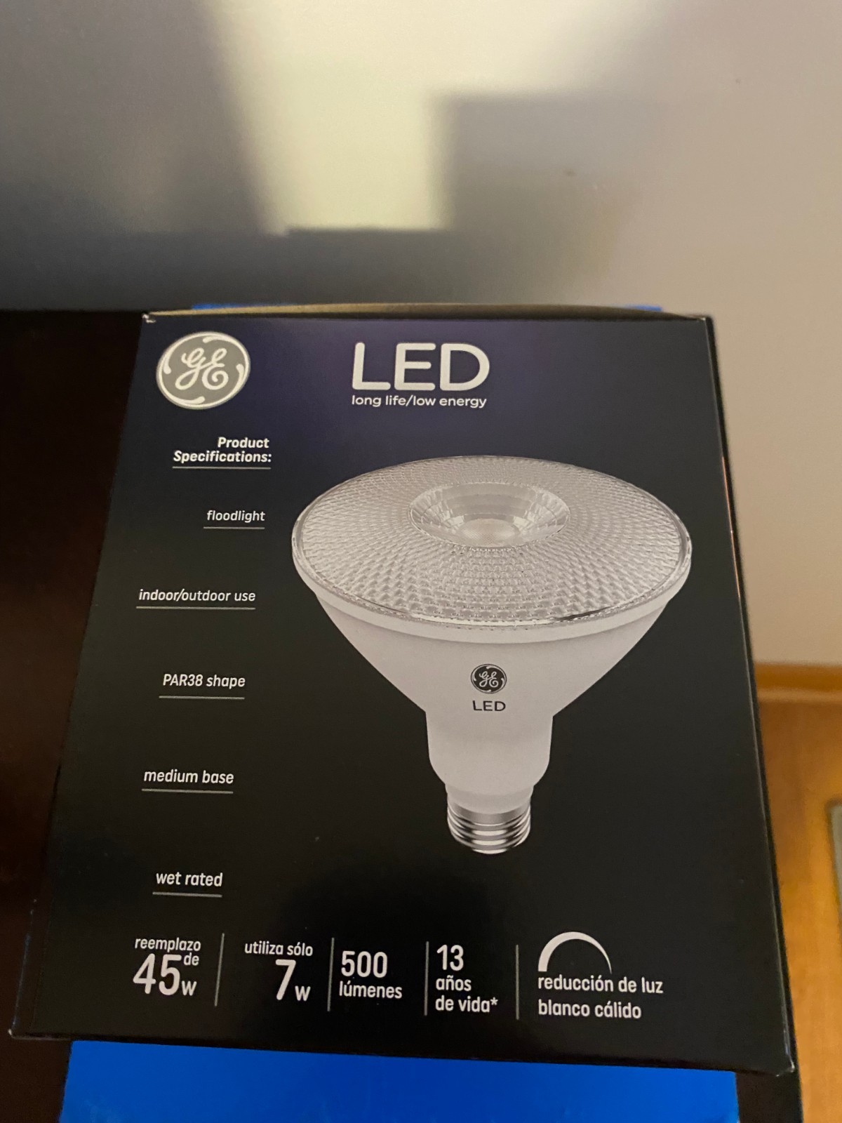 NEW GE LED 7 WATT INDOOR/OUTDOOR WARM WHITE FLOODLIGHT-500 LUMENS-LONG LIFE