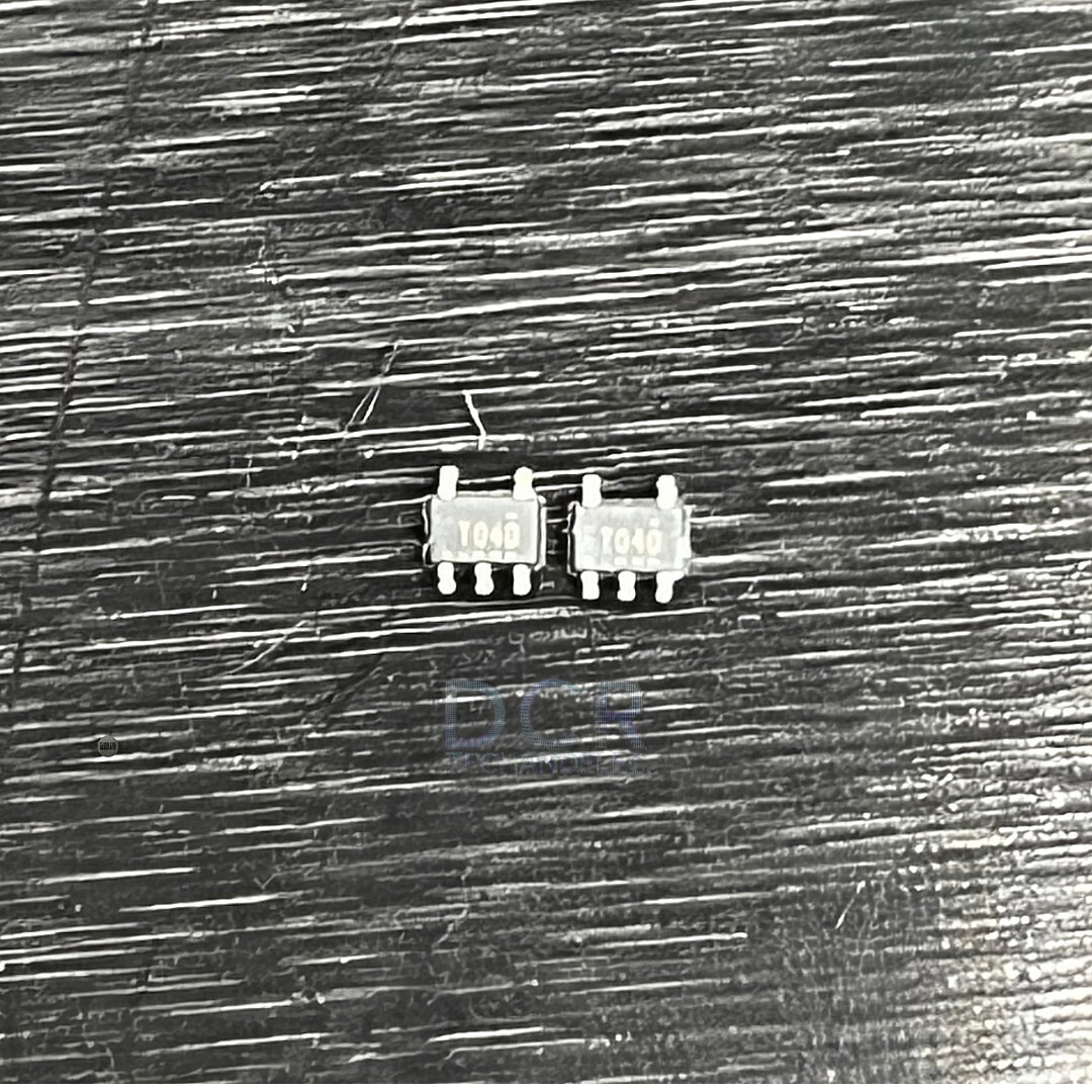 New Old Stock Fairchild NC7ST04P5X 5-Pin Logic HST Inverter CMOS TTL Compatible