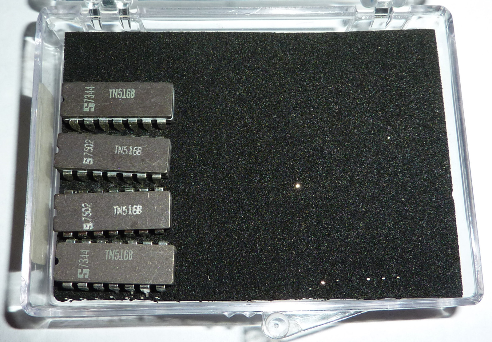15 Signetics TM516B Ceramic IC’s RARE