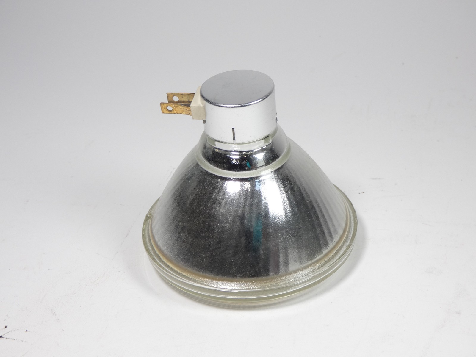 Sylvania 90PAR38/HAL/3FL30-12 PAR38 Halogen Flood Light 120V 90W – NEW Surplus!
