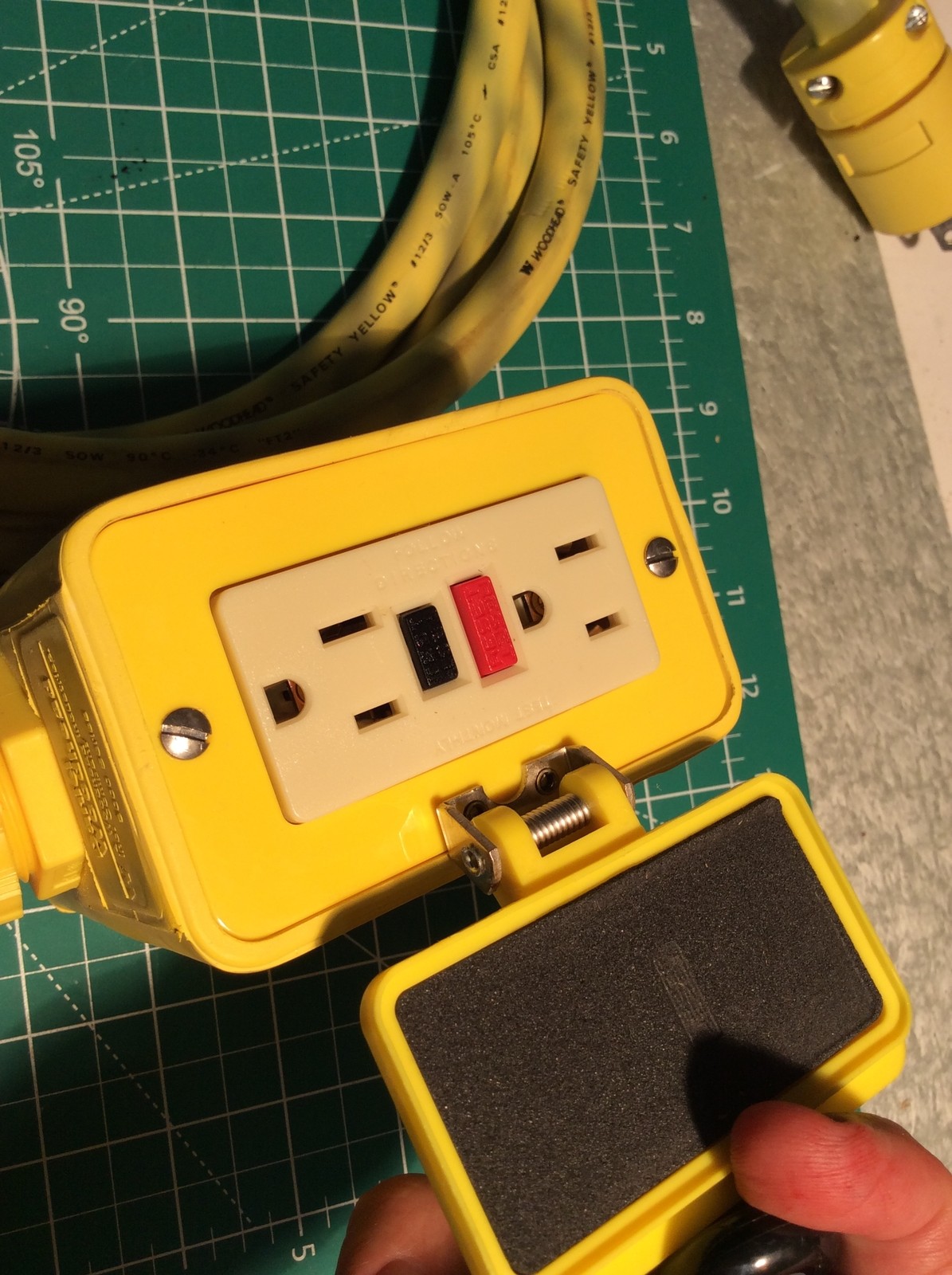 Woodhead 10′ Power Cable 2 GFI and 1 Twist 20A Safety Yellow 12/3 SOW-A New