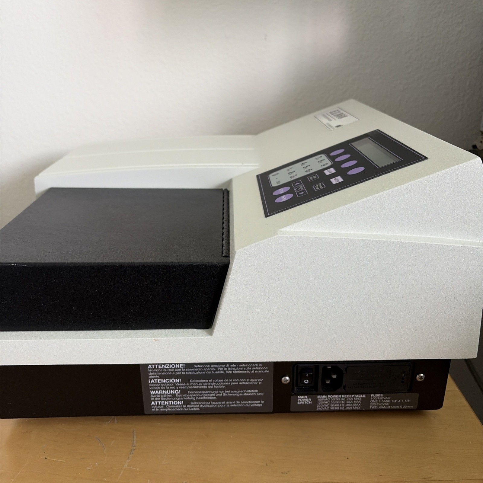 Bio Tek ELx808IU Microplate Reader