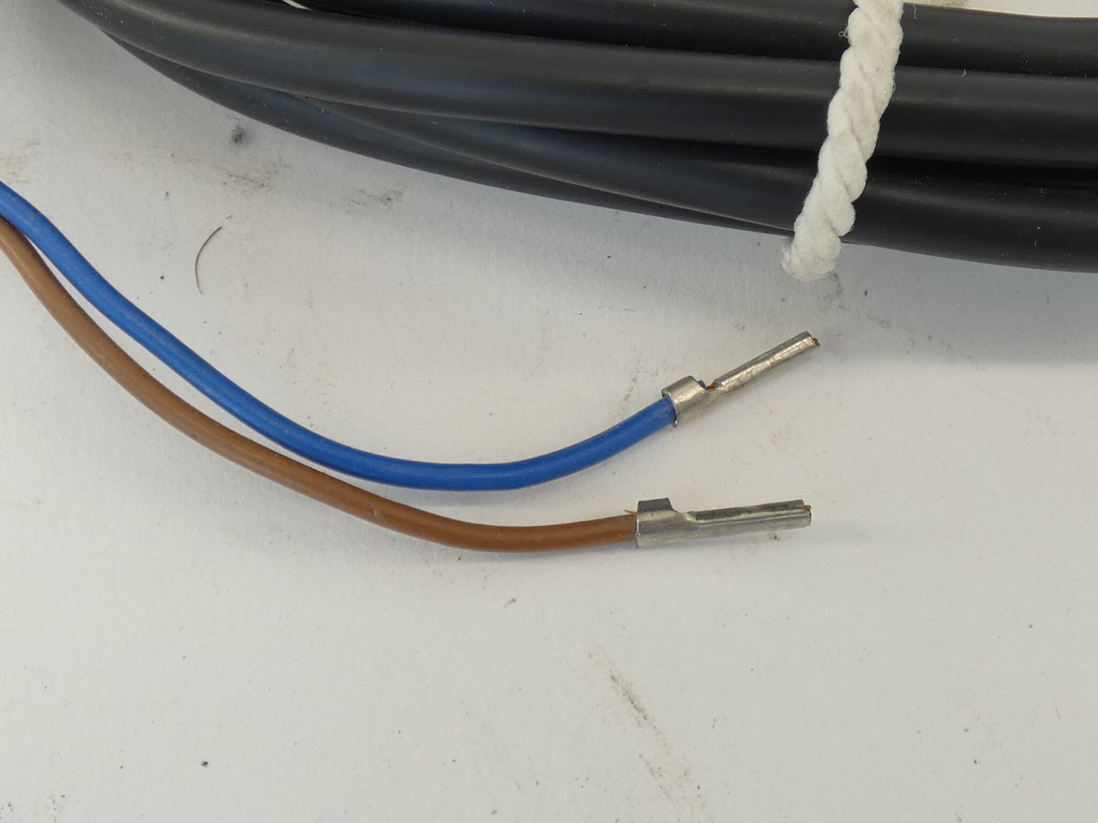 IFM IG0330 IG-2008-AB0A Inductive Proximity Sensor Efector 250VAC/DC – NEW Su…