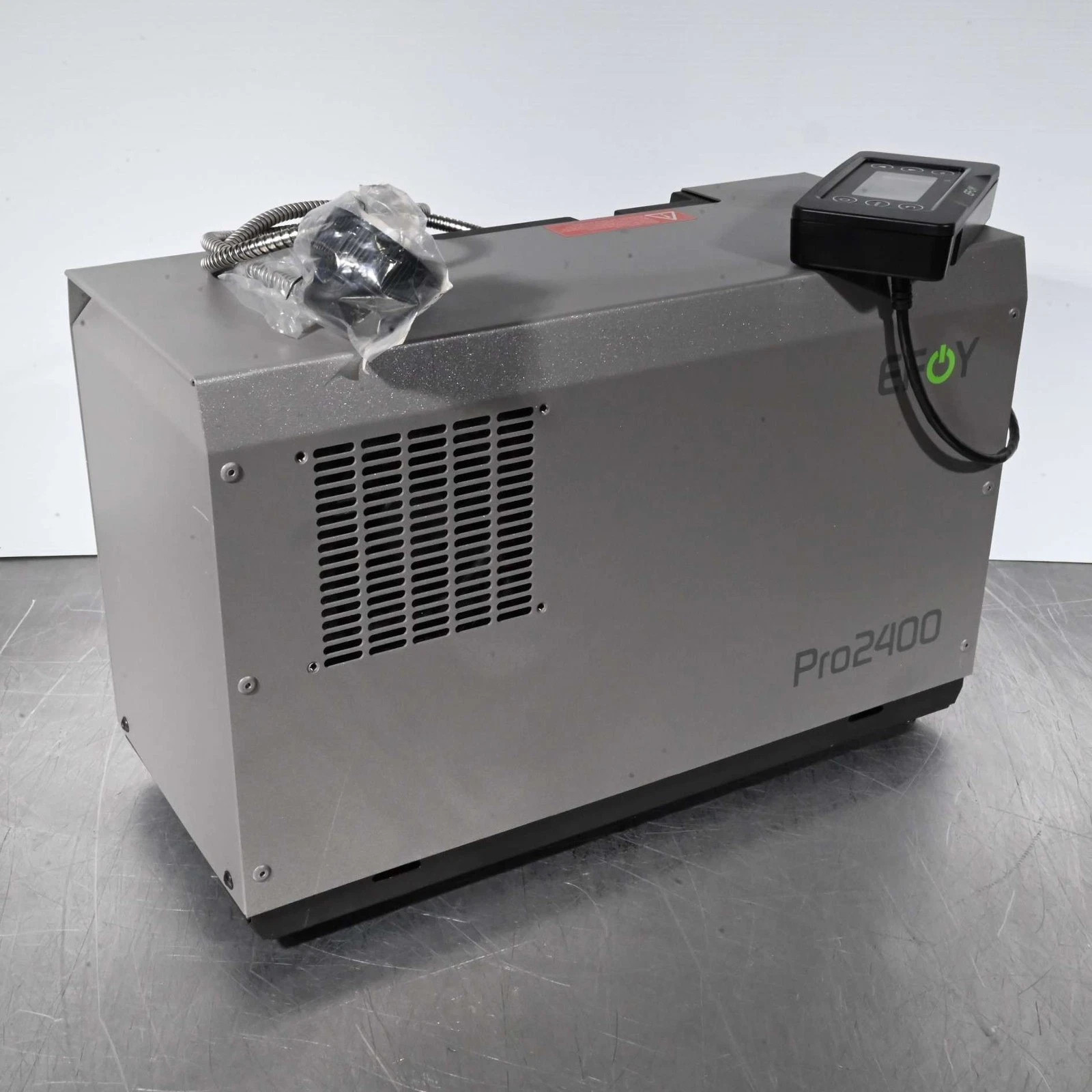EFOY Pro 2400 110W Automatic Direct Methanol Fuel Cell w/Remote – Only 7 Hours