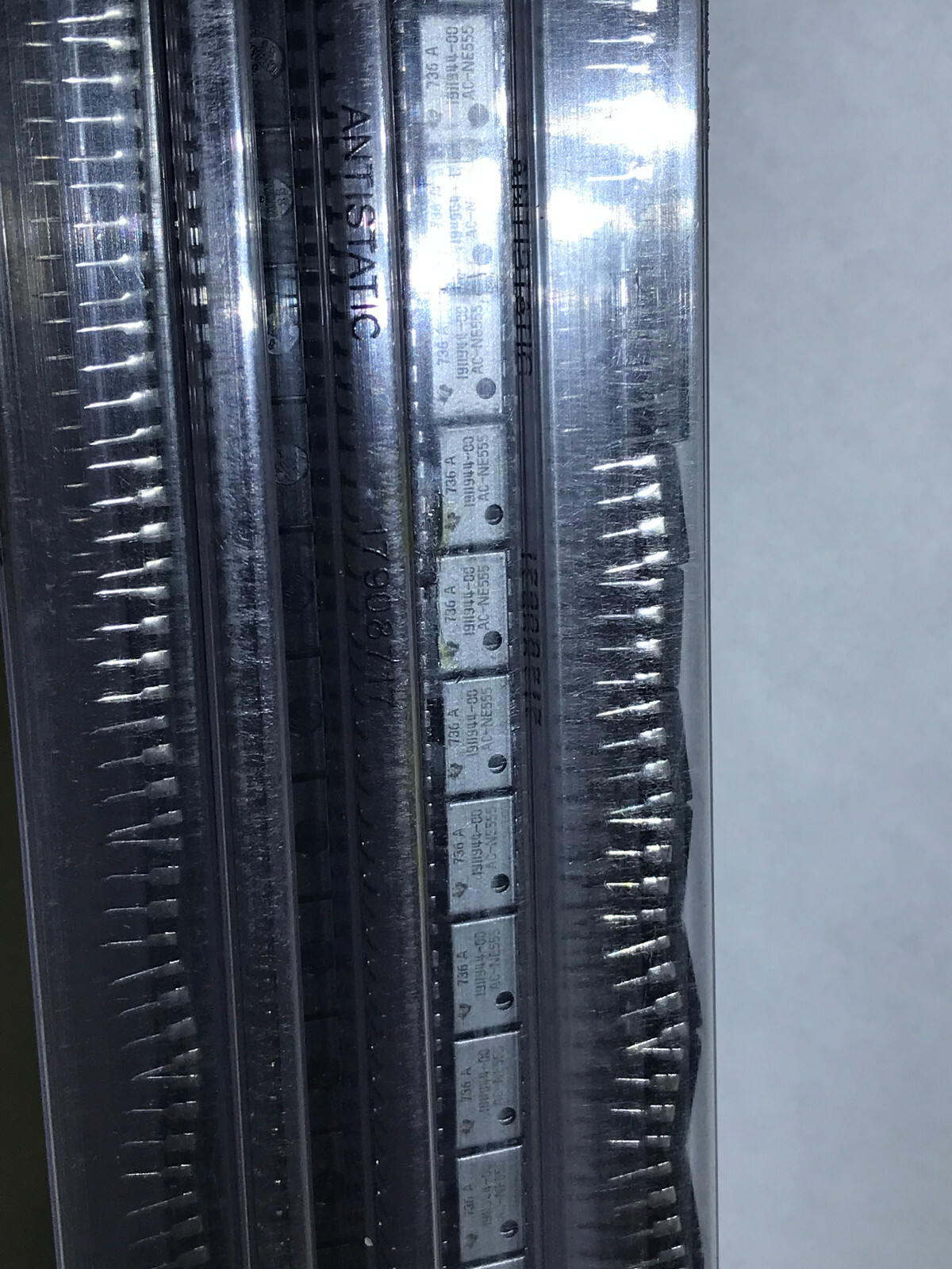 Lot of 2 Genuine Texas Instruments NE555 Timer DIP-8 US Seller New Old Stock
