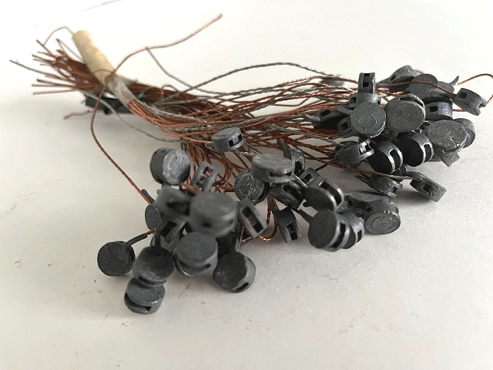 71 Round Security Lead Wire Meter Seals with 5-1/2 to 6″ Wires 3/8″ & 7/16″