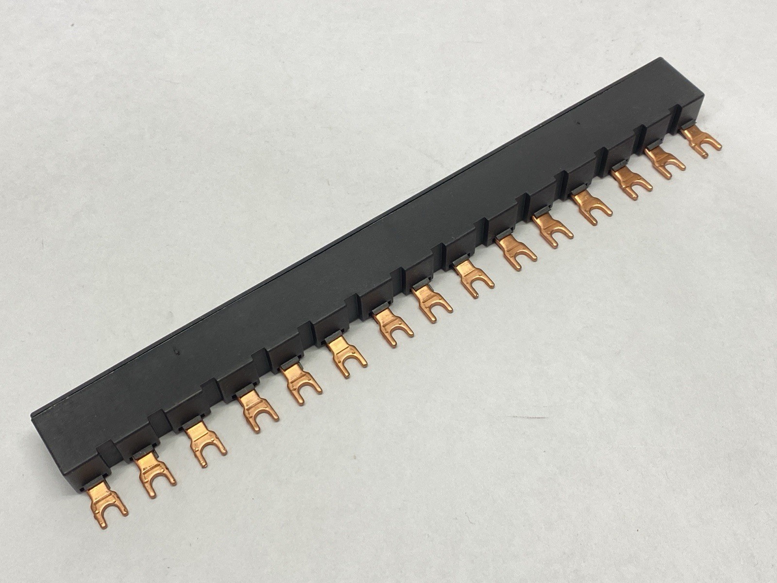 Siemens 3RV1915-1DB Busbar 3-Phase 600VAC 65A