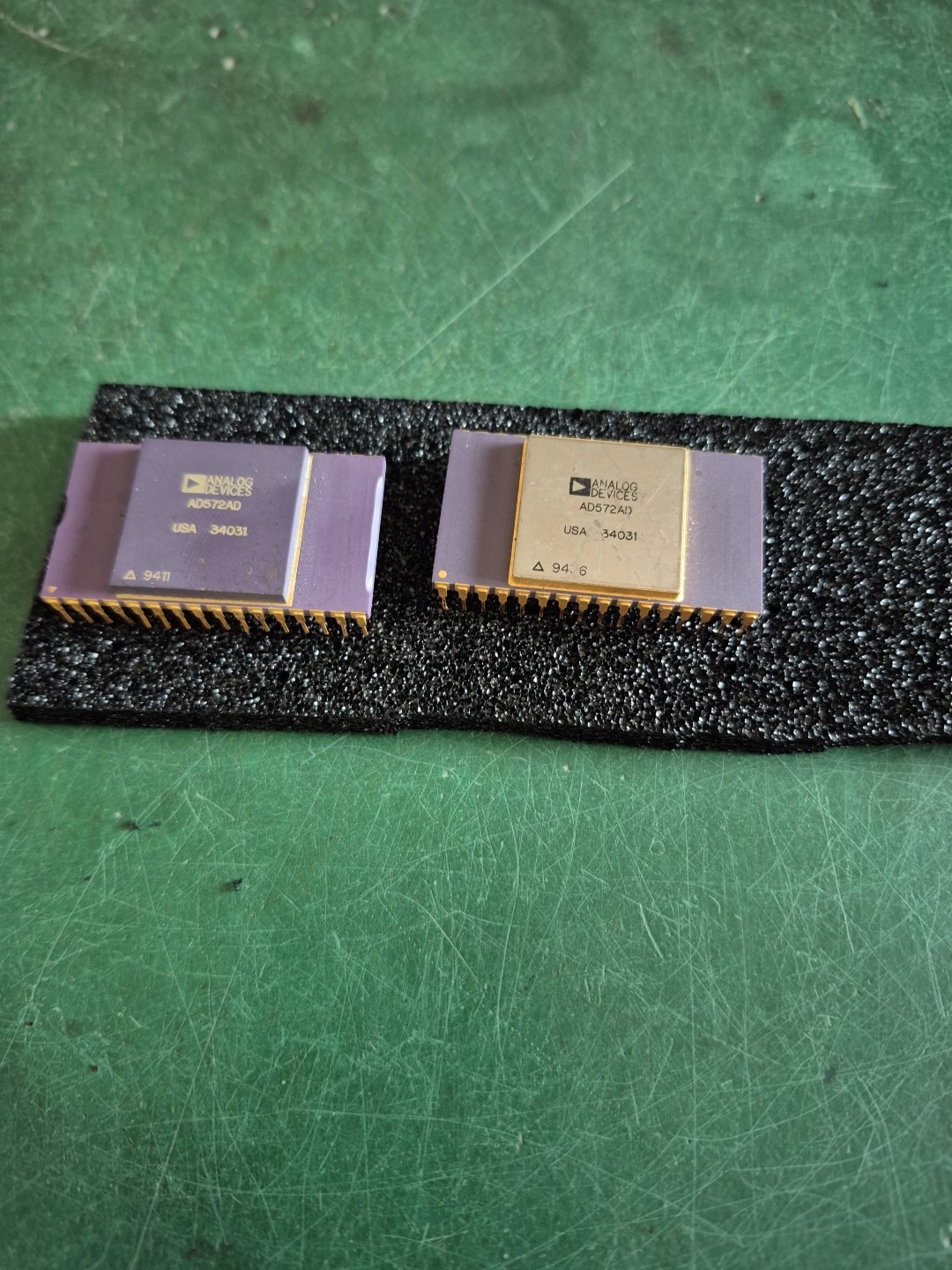 AD572AD ANALOG DEVICES LOT OF 2 AS PICTURED