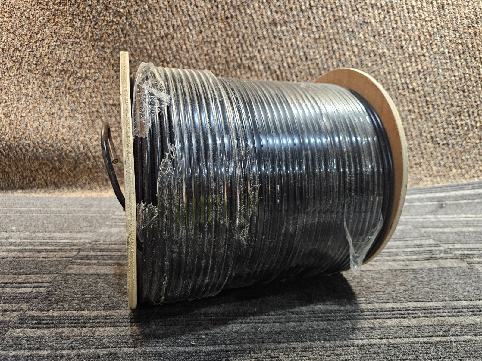 FiveStarCable RG6/Quad CATV/CM/CL2 1000FT 75 Ohm 18 AWG Cable Wood Spool Black