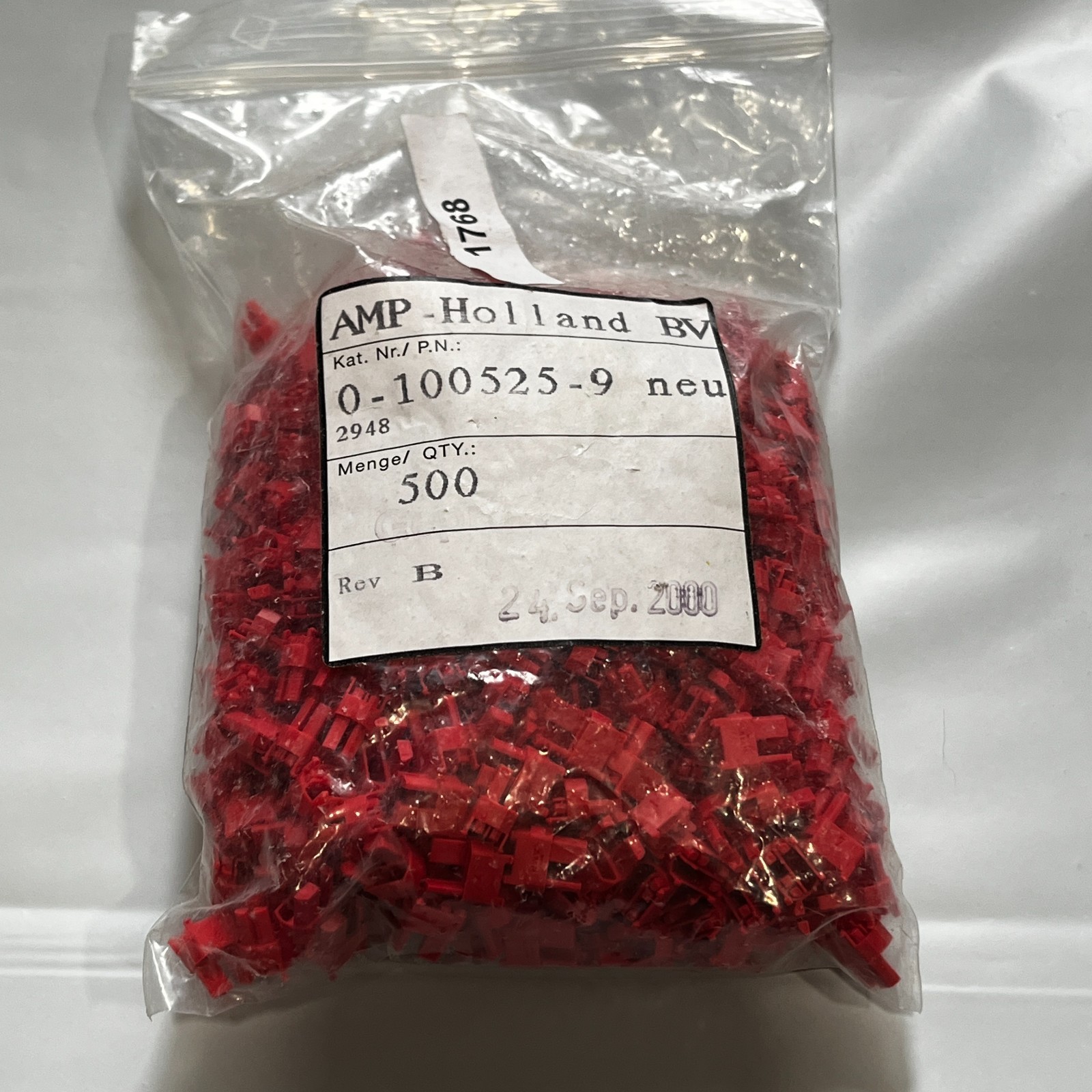 Lot of 488 PCS of AMP AIRS-0039: Red Insulated Wire/Pin Housing, As pictured