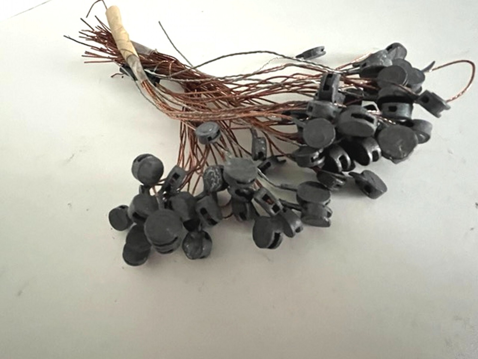 71 Round Security Lead Wire Meter Seals with 5-1/2 to 6″ Wires 3/8″ & 7/16″