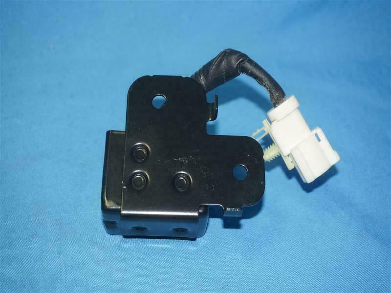 Ford F65Z-14B005-AC F65B-14B005-AC F65Z14B005AC F65B14B005AC Impact Sensor NEW