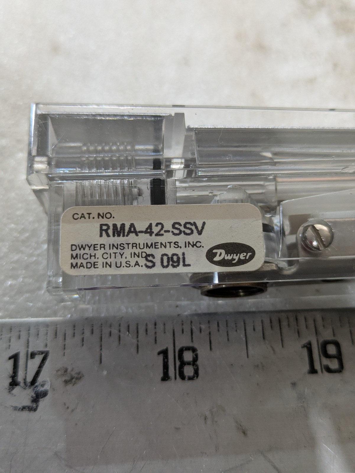 DWYER RMA-42-SSV FLOW METER
