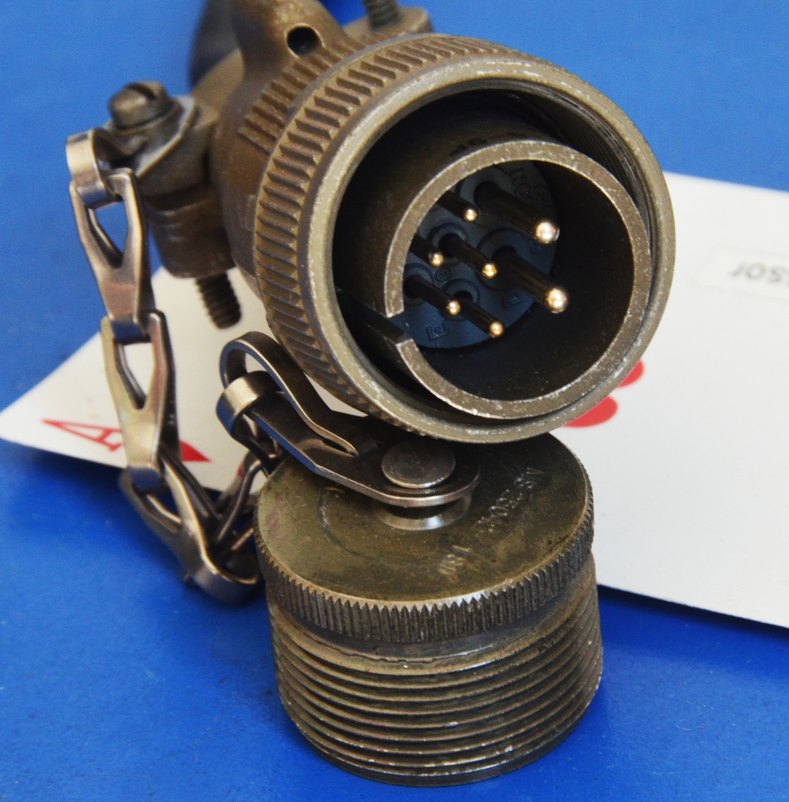 Amphenol MIL Spec 7-Pin Circular Connector Dust Cover Clamp Leviton Hosptl Grade