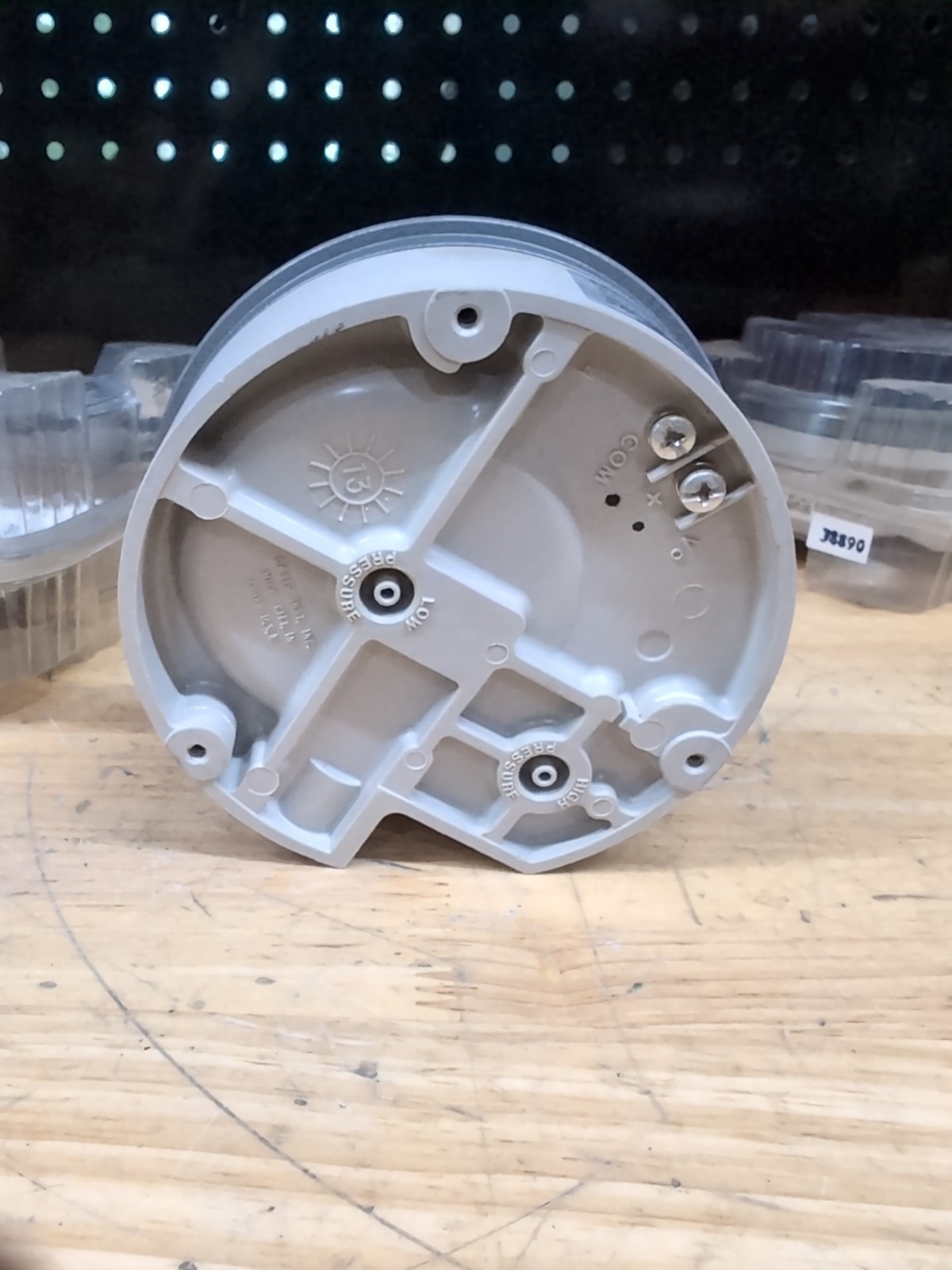 DWYER 0-2″ WC DM-2005-LCD / DM2005LCD (BRAND NEW) Pressure Transmitter