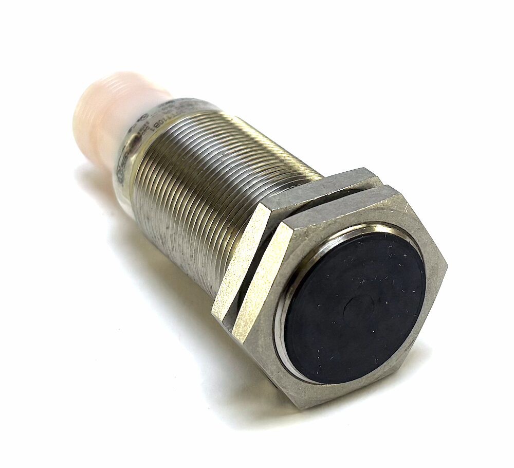Eaton E57MAL30T110B1 Proximity Sensor (New In Box)