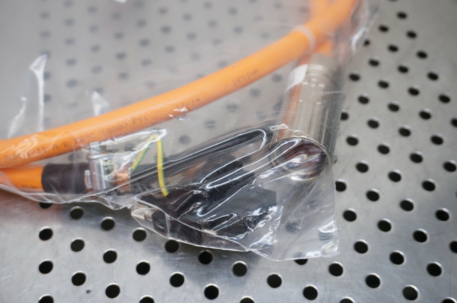 New! Beckhoff ZK4500-0023-0020 Servo Drive Cable 2 Meter