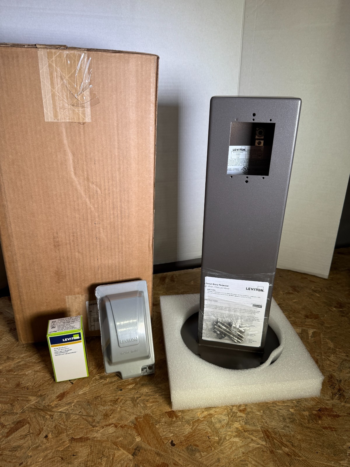 Leviton 1PS18-3Z Power Pedestal Kit No Hinge New Bronze
