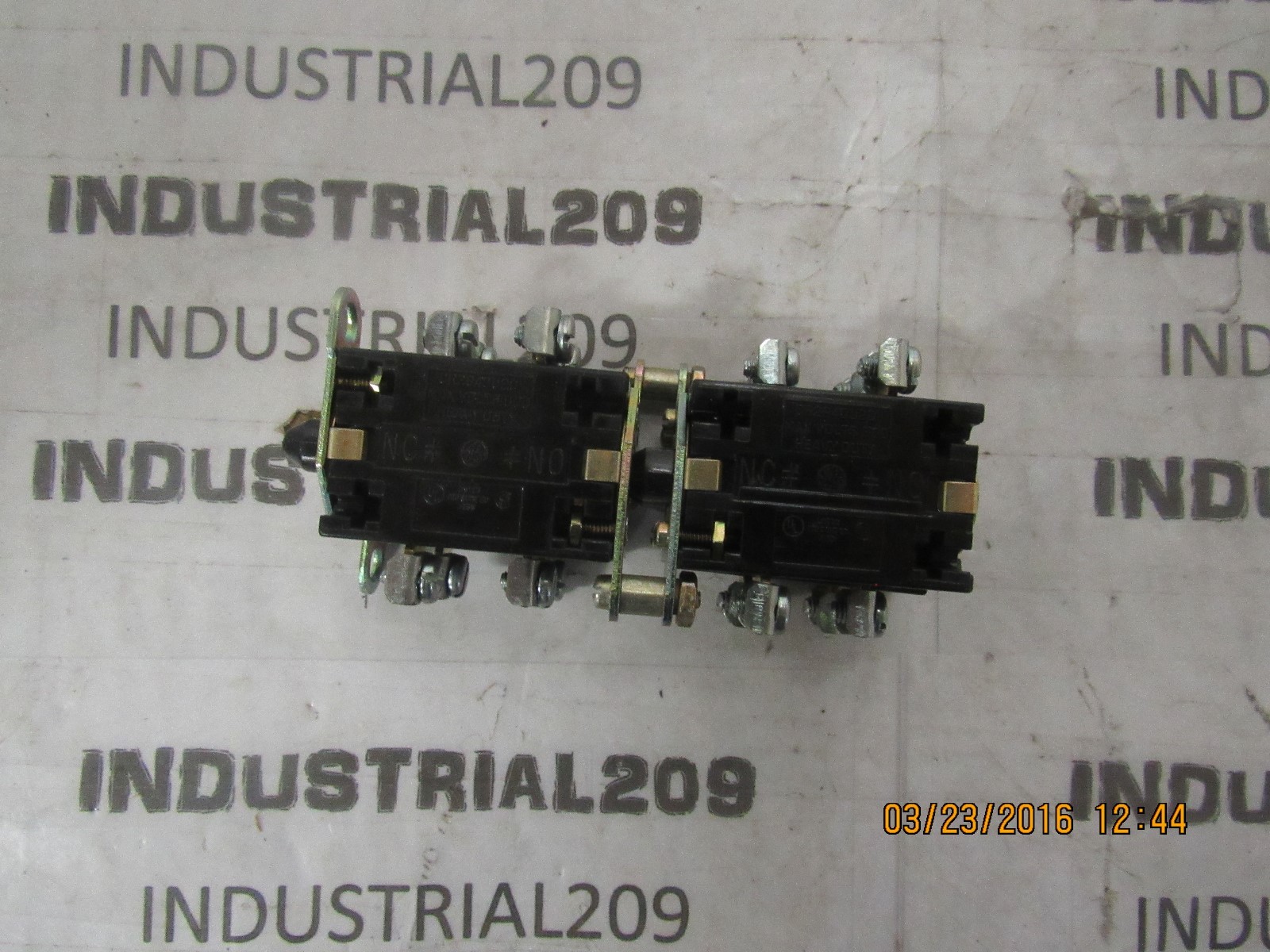 GENERAL ELECTRIC CR2940U207 CONTACT BLOCK NEW IN BOX