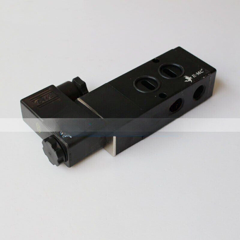 1PCS NEW FOR solenoid valve RV5231-10QM DC24V AC220V