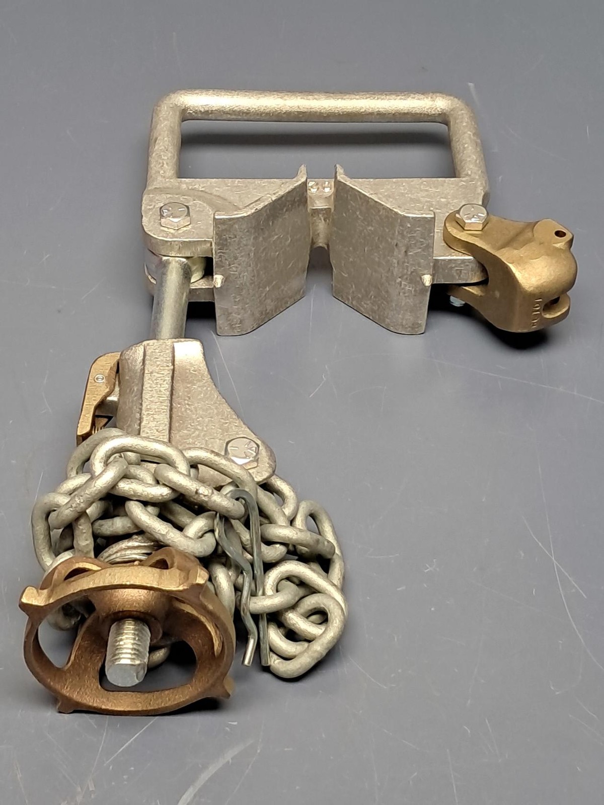 Hastings – 6767 – Grounding Cluster Bar and Support – NEW