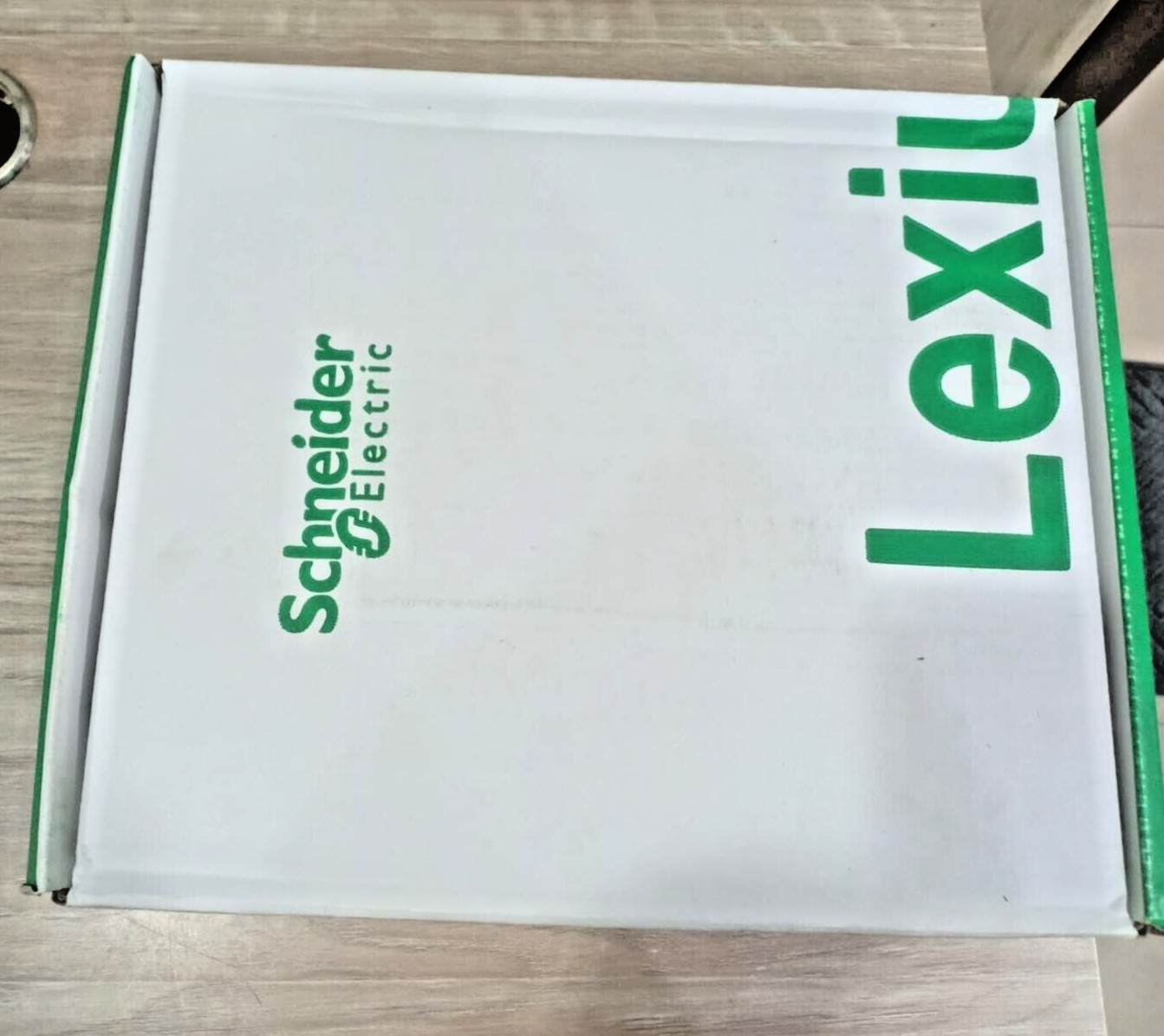 LXM32CD30N4 SCHNEIDER motion servo drive, Lexium 32,30A,208to480V, 3kW-Brand New