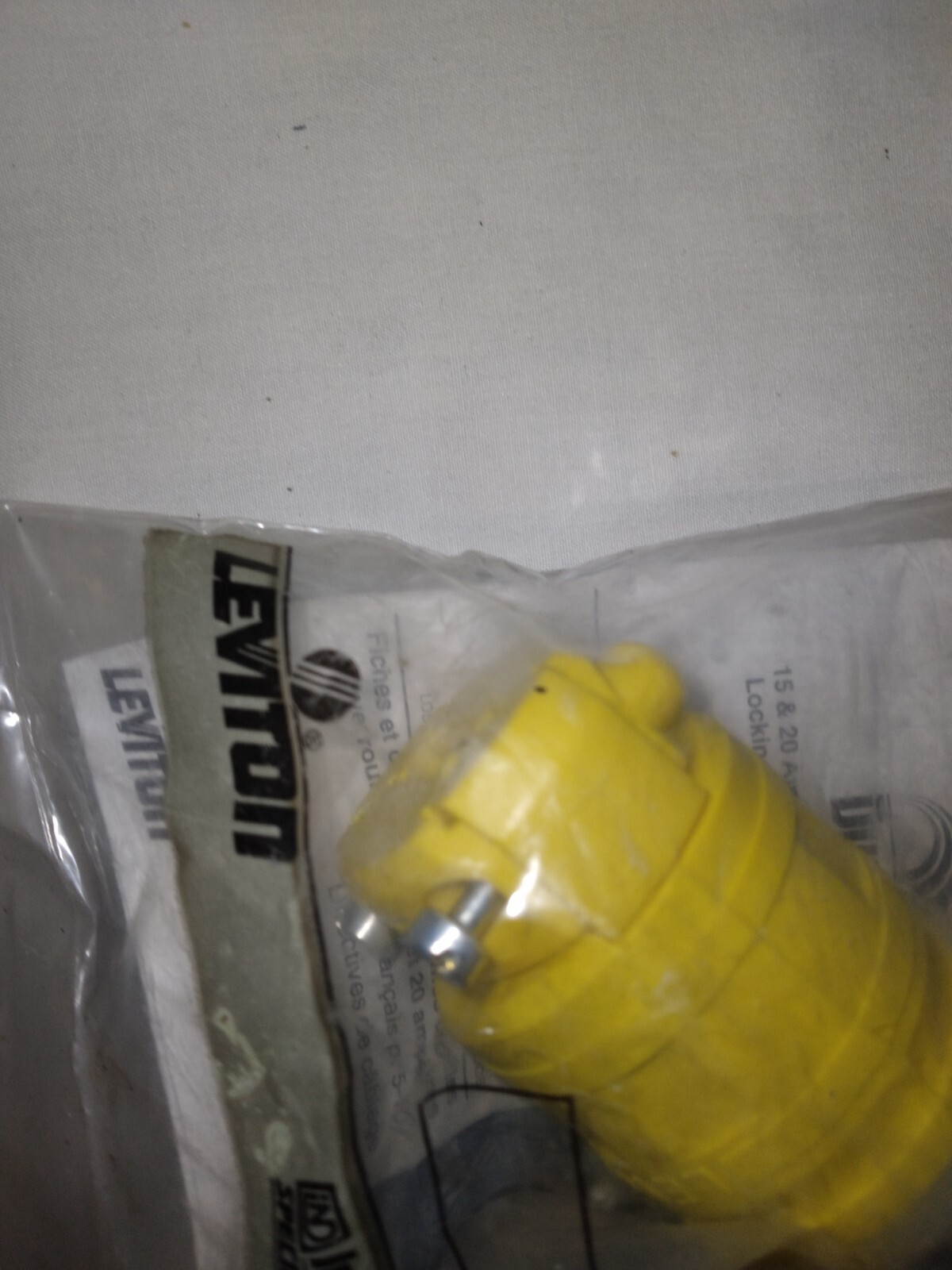 LEVITON DUSTGUARD 1PKF8 PLUG 561-01447-000