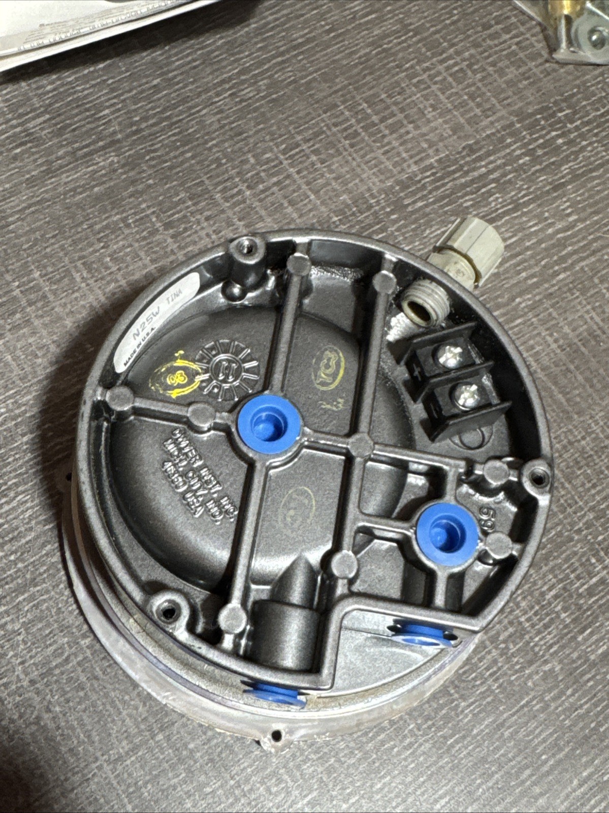 DWYER 605-2 / 6052 Lightly Used – 2 PSI