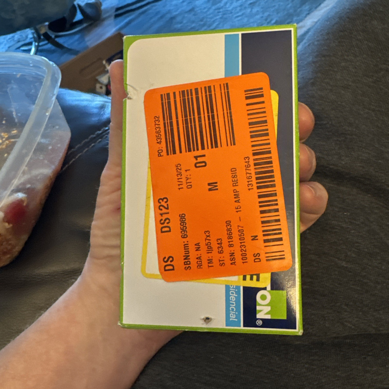 Leviton 688-W, 125 V, 15A, NEMA 5-15R, White, Clock Hanger Receptacle, 1 pc, New